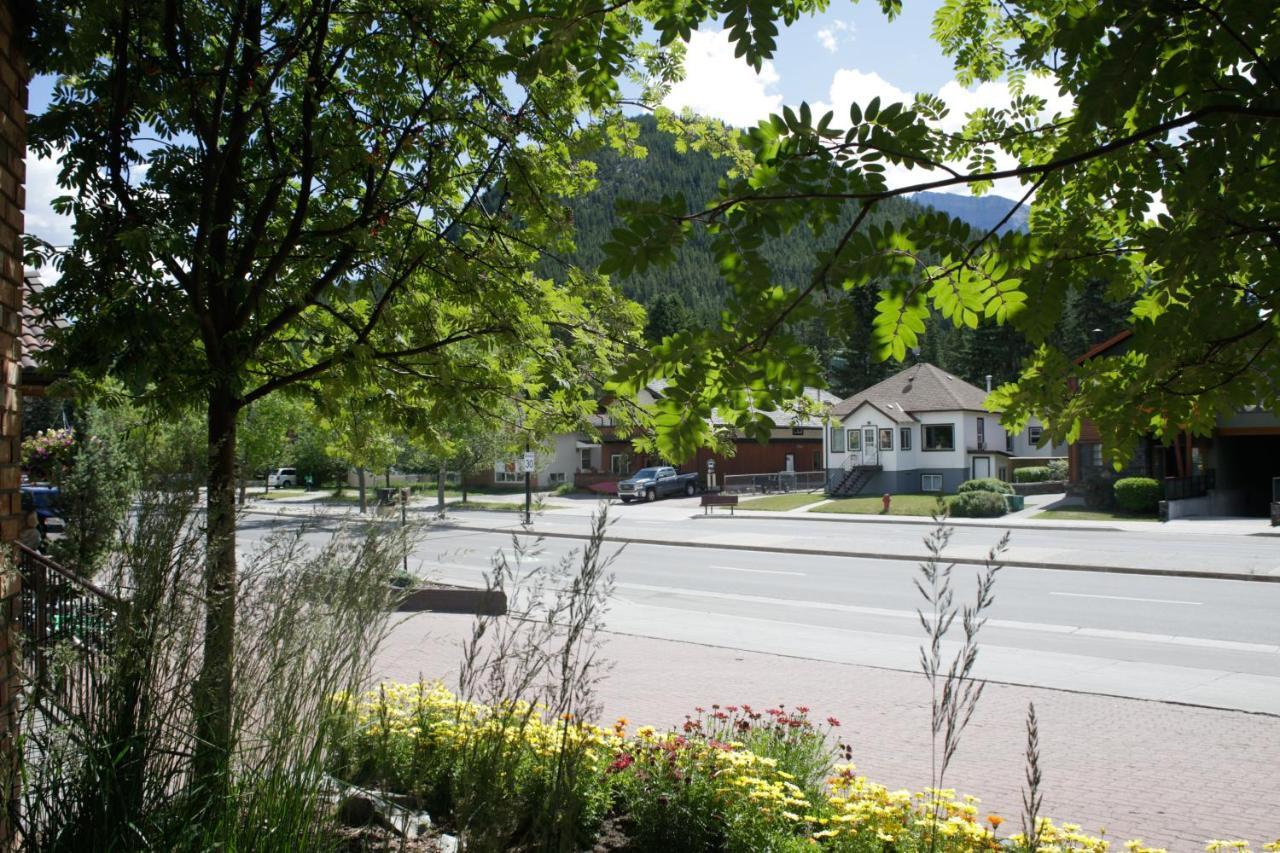 High Country Inn Banff Exterior photo