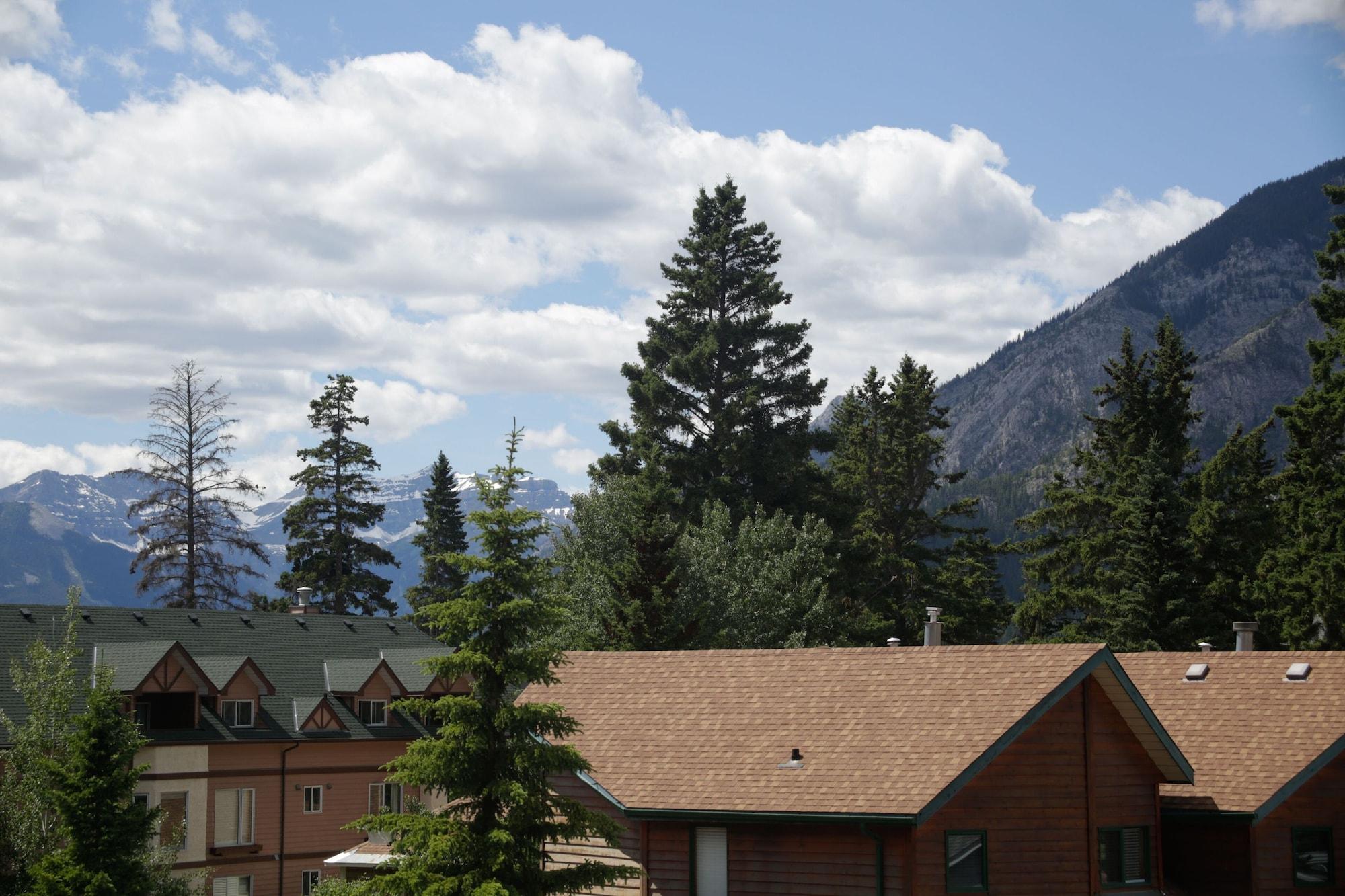 High Country Inn Banff Exterior photo